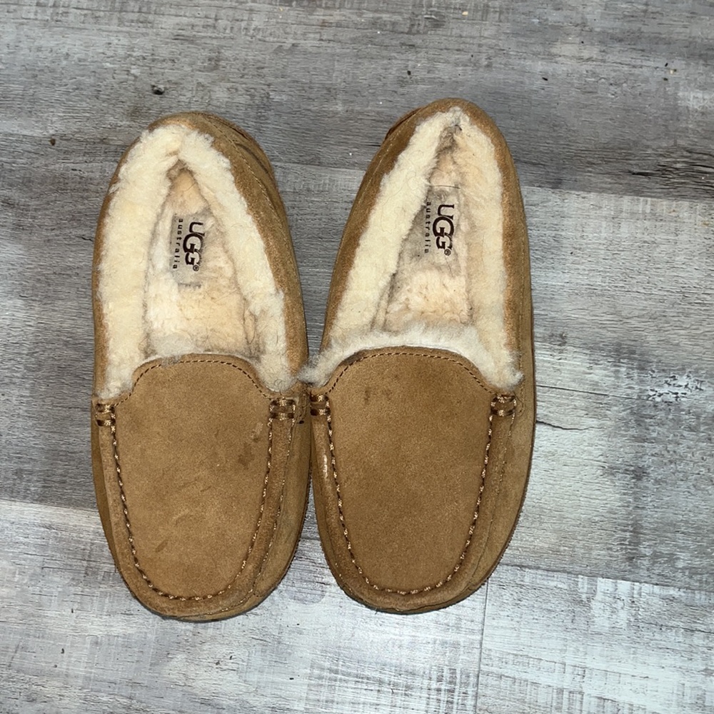 Ugg - Picture 3 of 5